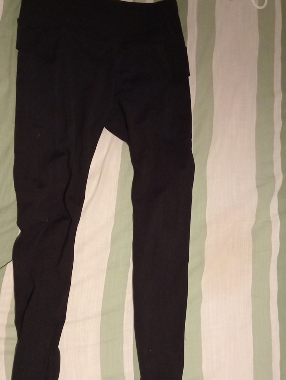 Avalanche Black Women's Leggings with Side Pocket